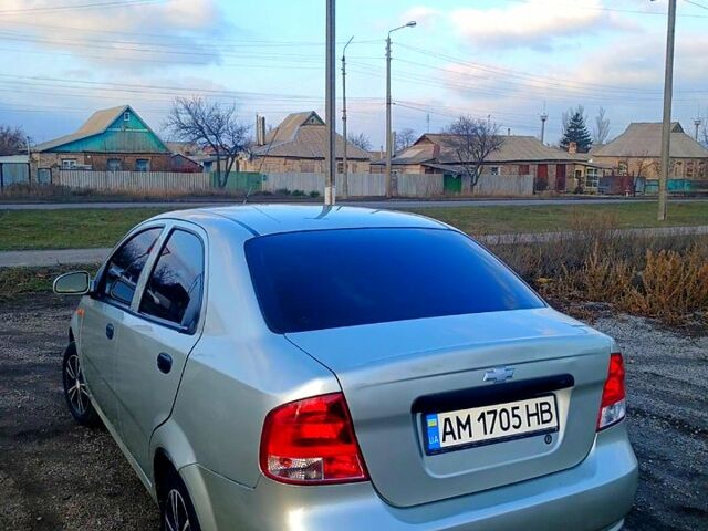 Серый Шевроле Авео, объемом двигателя 1.5 л и пробегом 200 тыс. км за 2500 $, фото 1 на Automoto.ua