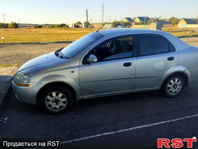 Серый Шевроле Авео, объемом двигателя 1.5 л и пробегом 290 тыс. км за 2800 $, фото 1 на Automoto.ua