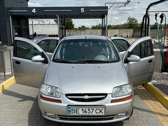 Серый Шевроле Авео, объемом двигателя 1.5 л и пробегом 237 тыс. км за 2800 $, фото 1 на Automoto.ua