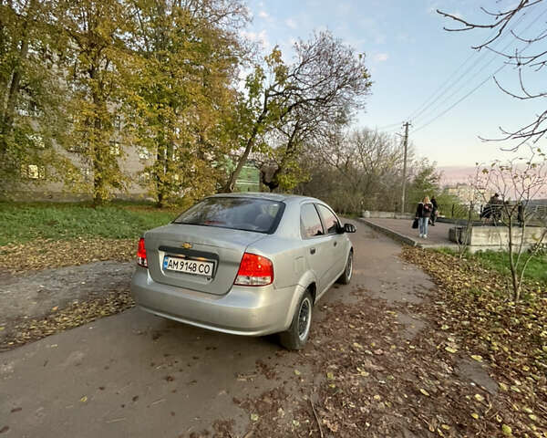 Сірий Шевроле Авео, об'ємом двигуна 1.5 л та пробігом 385 тис. км за 2200 $, фото 1 на Automoto.ua