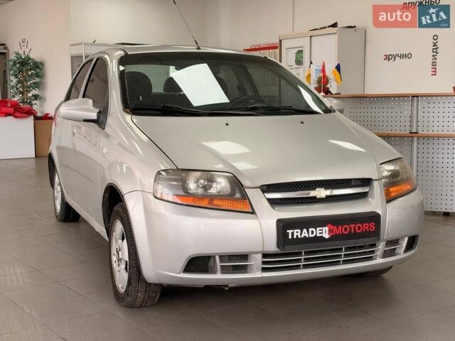 Сірий Шевроле Авео, об'ємом двигуна 1.5 л та пробігом 175 тис. км за 3290 $, фото 1 на Automoto.ua