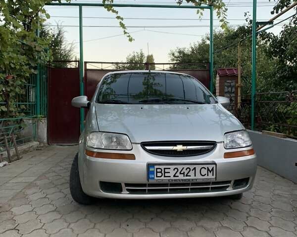 Серый Шевроле Авео, объемом двигателя 1.5 л и пробегом 200 тыс. км за 4300 $, фото 1 на Automoto.ua