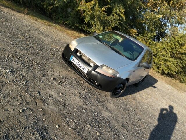 Серый Шевроле Авео, объемом двигателя 1.5 л и пробегом 200 тыс. км за 1155 $, фото 1 на Automoto.ua