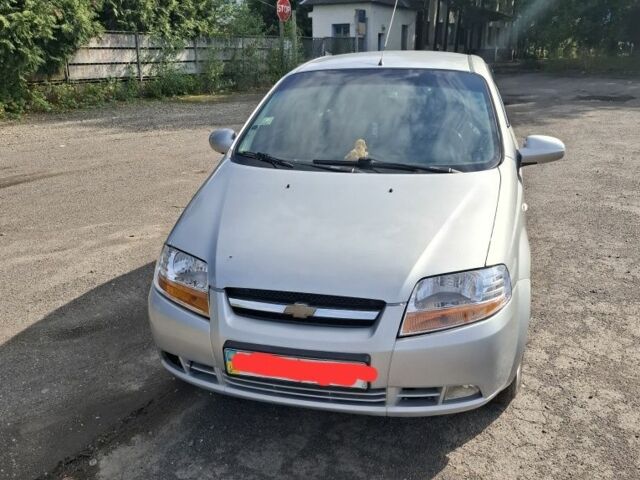 Серый Шевроле Авео, объемом двигателя 5 л и пробегом 178 тыс. км за 2600 $, фото 1 на Automoto.ua