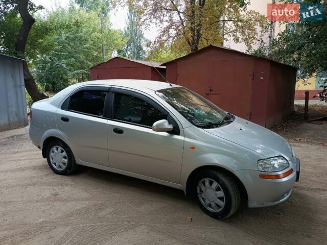 Серый Шевроле Авео, объемом двигателя 1.5 л и пробегом 230 тыс. км за 3400 $, фото 1 на Automoto.ua