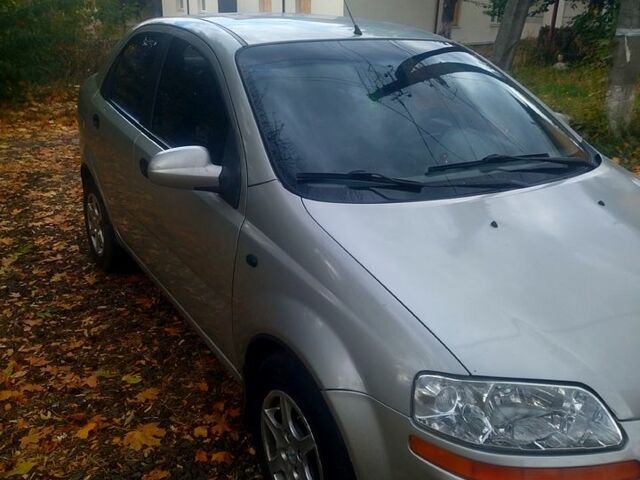 Серый Шевроле Авео, объемом двигателя 1.5 л и пробегом 370 тыс. км за 2400 $, фото 1 на Automoto.ua