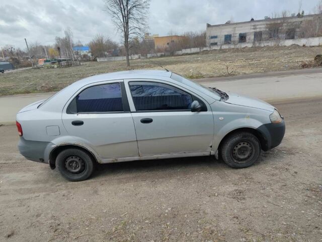 Серый Шевроле Авео, объемом двигателя 1.5 л и пробегом 359 тыс. км за 1400 $, фото 1 на Automoto.ua