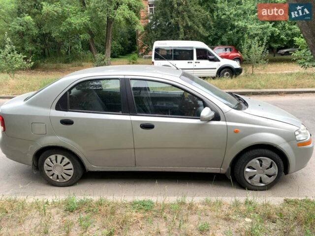 Серый Шевроле Авео, объемом двигателя 1.5 л и пробегом 310 тыс. км за 2400 $, фото 1 на Automoto.ua