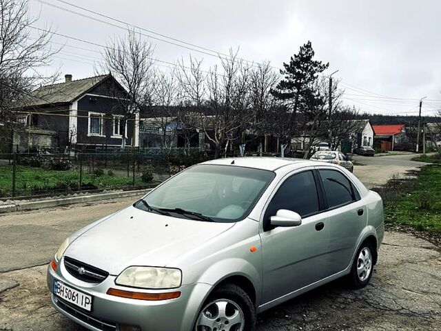 Серый Шевроле Авео, объемом двигателя 1.5 л и пробегом 255 тыс. км за 3000 $, фото 1 на Automoto.ua