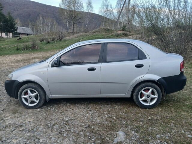 Серый Шевроле Авео, объемом двигателя 1.5 л и пробегом 190 тыс. км за 2350 $, фото 1 на Automoto.ua