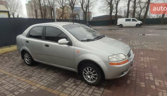 Серый Шевроле Авео, объемом двигателя 1.5 л и пробегом 310 тыс. км за 2600 $, фото 1 на Automoto.ua