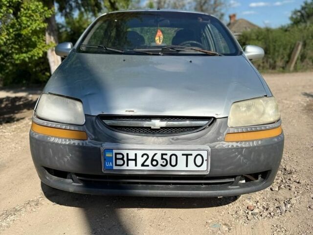 Серый Шевроле Авео, объемом двигателя 1.5 л и пробегом 290 тыс. км за 600 $, фото 1 на Automoto.ua