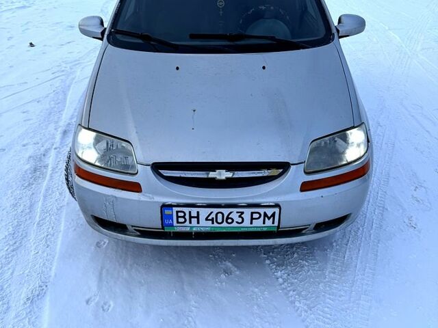Серый Шевроле Авео, объемом двигателя 1.5 л и пробегом 209 тыс. км за 2700 $, фото 1 на Automoto.ua