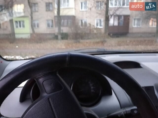 Серый Шевроле Авео, объемом двигателя 1.5 л и пробегом 200 тыс. км за 2300 $, фото 1 на Automoto.ua