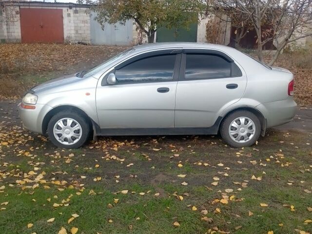 Серый Шевроле Авео, объемом двигателя 1.5 л и пробегом 255 тыс. км за 2100 $, фото 1 на Automoto.ua
