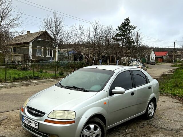Сірий Шевроле Авео, об'ємом двигуна 1.5 л та пробігом 255 тис. км за 3000 $, фото 1 на Automoto.ua