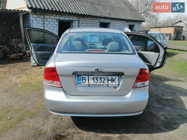 Серый Шевроле Авео, объемом двигателя 1.5 л и пробегом 214 тыс. км за 3100 $, фото 1 на Automoto.ua