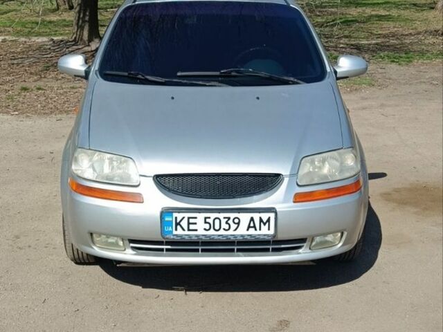 Серый Шевроле Авео, объемом двигателя 1.5 л и пробегом 185 тыс. км за 3200 $, фото 1 на Automoto.ua