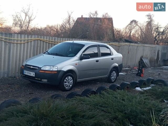 Серый Шевроле Авео, объемом двигателя 1.5 л и пробегом 270 тыс. км за 3000 $, фото 1 на Automoto.ua