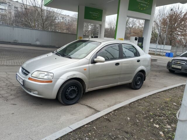 Серый Шевроле Авео, объемом двигателя 1.5 л и пробегом 150 тыс. км за 1750 $, фото 1 на Automoto.ua