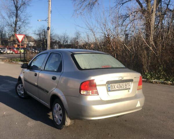 Серый Шевроле Авео, объемом двигателя 1.5 л и пробегом 250 тыс. км за 1650 $, фото 1 на Automoto.ua