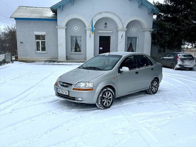 Сірий Шевроле Авео, об'ємом двигуна 1.5 л та пробігом 220 тис. км за 2500 $, фото 1 на Automoto.ua