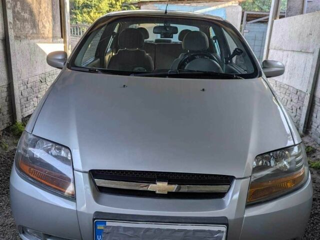 Серый Шевроле Авео, объемом двигателя 1.5 л и пробегом 258 тыс. км за 2000 $, фото 1 на Automoto.ua