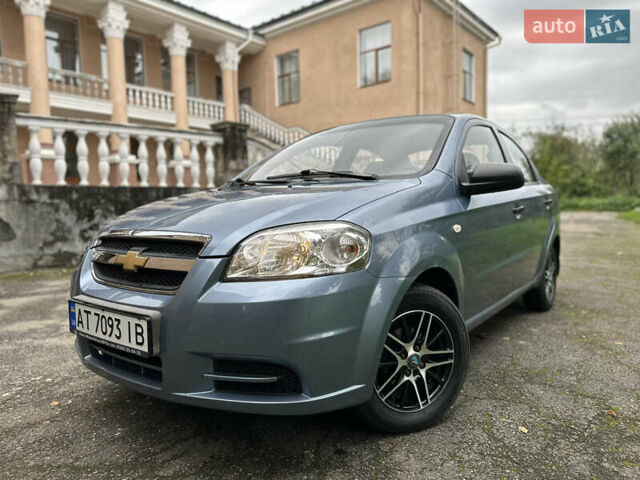 Сірий Шевроле Авео, об'ємом двигуна 1.5 л та пробігом 63 тис. км за 5500 $, фото 1 на Automoto.ua