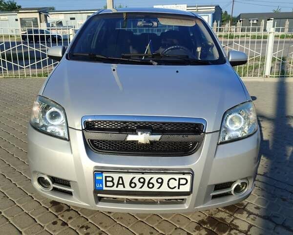 Серый Шевроле Авео, объемом двигателя 1.5 л и пробегом 327 тыс. км за 3500 $, фото 1 на Automoto.ua