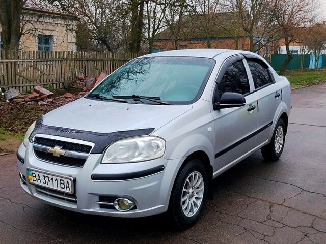 Серый Шевроле Авео, объемом двигателя 1.5 л и пробегом 210 тыс. км за 3350 $, фото 1 на Automoto.ua