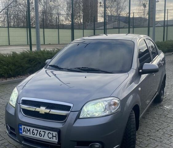 Сірий Шевроле Авео, об'ємом двигуна 1.4 л та пробігом 195 тис. км за 4500 $, фото 1 на Automoto.ua