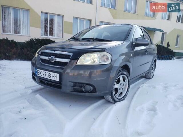 Сірий Шевроле Авео, об'ємом двигуна 1.5 л та пробігом 300 тис. км за 2350 $, фото 1 на Automoto.ua