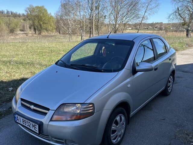 Серый Шевроле Авео, объемом двигателя 1.5 л и пробегом 200 тыс. км за 2399 $, фото 1 на Automoto.ua