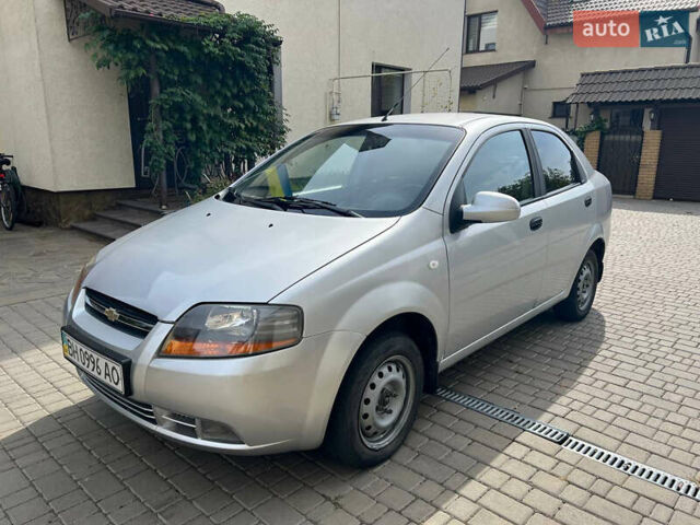 Серый Шевроле Авео, объемом двигателя 1.5 л и пробегом 203 тыс. км за 2850 $, фото 1 на Automoto.ua