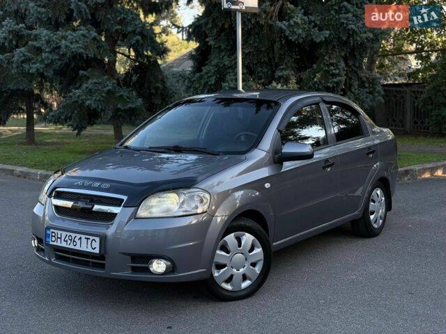 Сірий Шевроле Авео, об'ємом двигуна 1.5 л та пробігом 235 тис. км за 3999 $, фото 1 на Automoto.ua