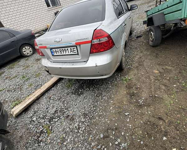 Серый Шевроле Авео, объемом двигателя 1.5 л и пробегом 250 тыс. км за 1600 $, фото 1 на Automoto.ua