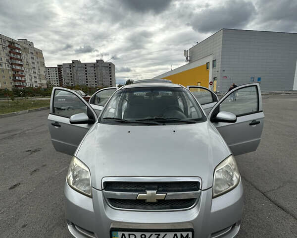 Сірий Шевроле Авео, об'ємом двигуна 1.5 л та пробігом 83 тис. км за 4000 $, фото 1 на Automoto.ua