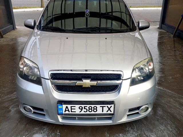Серый Шевроле Авео, объемом двигателя 1.5 л и пробегом 228 тыс. км за 3400 $, фото 1 на Automoto.ua