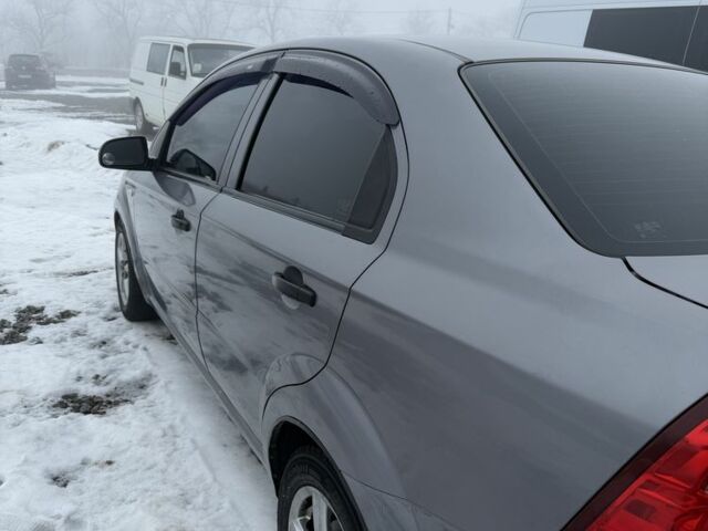 Серый Шевроле Авео, объемом двигателя 1.5 л и пробегом 200 тыс. км за 3700 $, фото 1 на Automoto.ua
