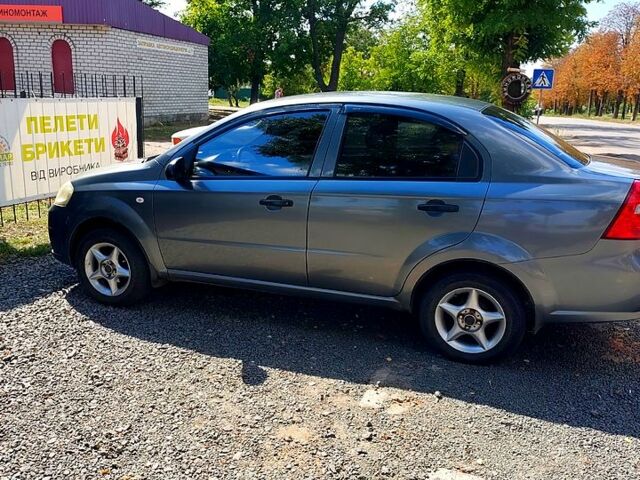 Серый Шевроле Авео, объемом двигателя 1.8 л и пробегом 245 тыс. км за 3600 $, фото 1 на Automoto.ua