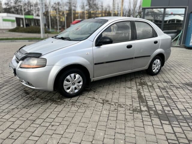 Сірий Шевроле Авео, об'ємом двигуна 1.5 л та пробігом 270 тис. км за 2450 $, фото 1 на Automoto.ua