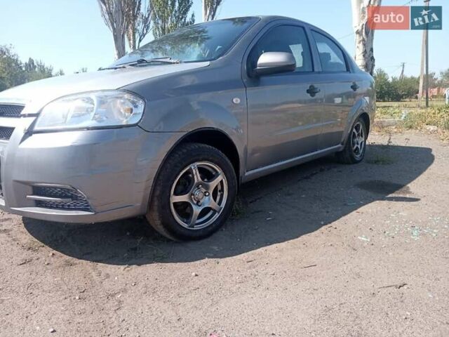 Серый Шевроле Авео, объемом двигателя 1.5 л и пробегом 415 тыс. км за 3499 $, фото 1 на Automoto.ua