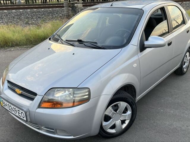 Серый Шевроле Авео, объемом двигателя 1.5 л и пробегом 146 тыс. км за 3498 $, фото 1 на Automoto.ua