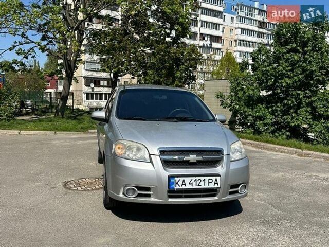 Серый Шевроле Авео, объемом двигателя 1.5 л и пробегом 248 тыс. км за 4570 $, фото 1 на Automoto.ua