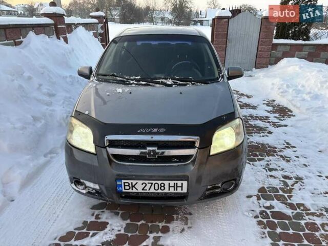 Сірий Шевроле Авео, об'ємом двигуна 1.5 л та пробігом 215 тис. км за 2850 $, фото 1 на Automoto.ua