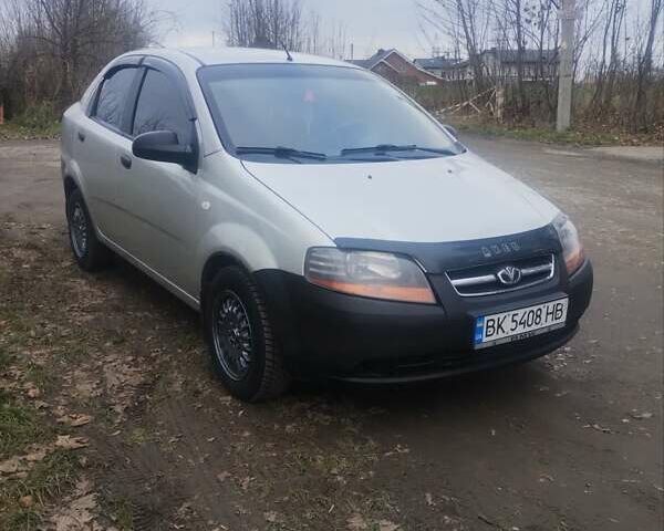 Серый Шевроле Авео, объемом двигателя 1.5 л и пробегом 188 тыс. км за 3000 $, фото 1 на Automoto.ua