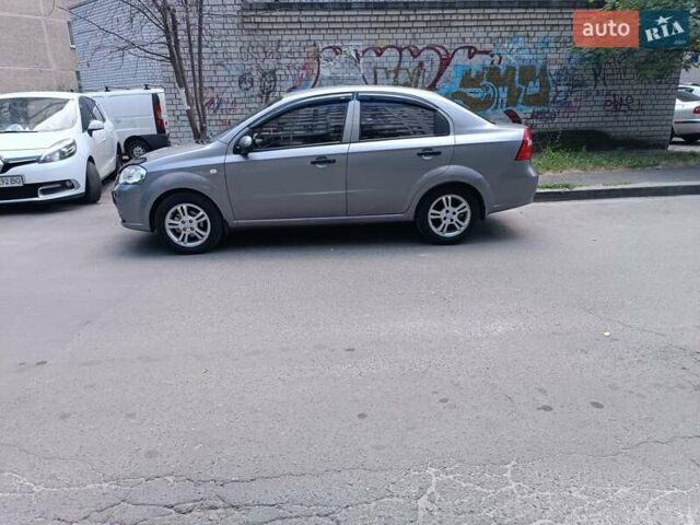 Серый Шевроле Авео, объемом двигателя 1.5 л и пробегом 193 тыс. км за 4500 $, фото 1 на Automoto.ua