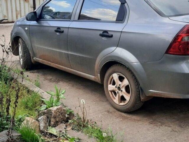 Серый Шевроле Авео, объемом двигателя 1.5 л и пробегом 131 тыс. км за 3500 $, фото 1 на Automoto.ua