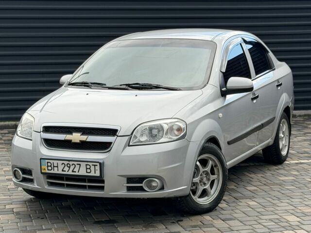 Серый Шевроле Авео, объемом двигателя 1.5 л и пробегом 255 тыс. км за 3650 $, фото 1 на Automoto.ua