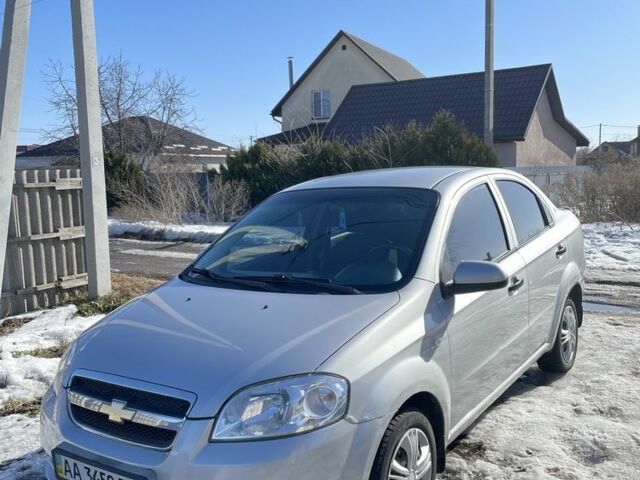 Серый Шевроле Авео, объемом двигателя 1.5 л и пробегом 268 тыс. км за 3400 $, фото 1 на Automoto.ua